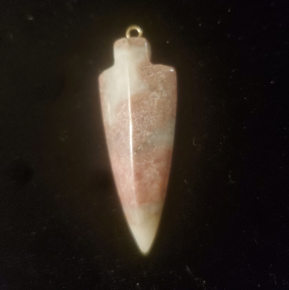 New Carved Rhodonite Arrowhead Pendant. - Picture 4 of 14